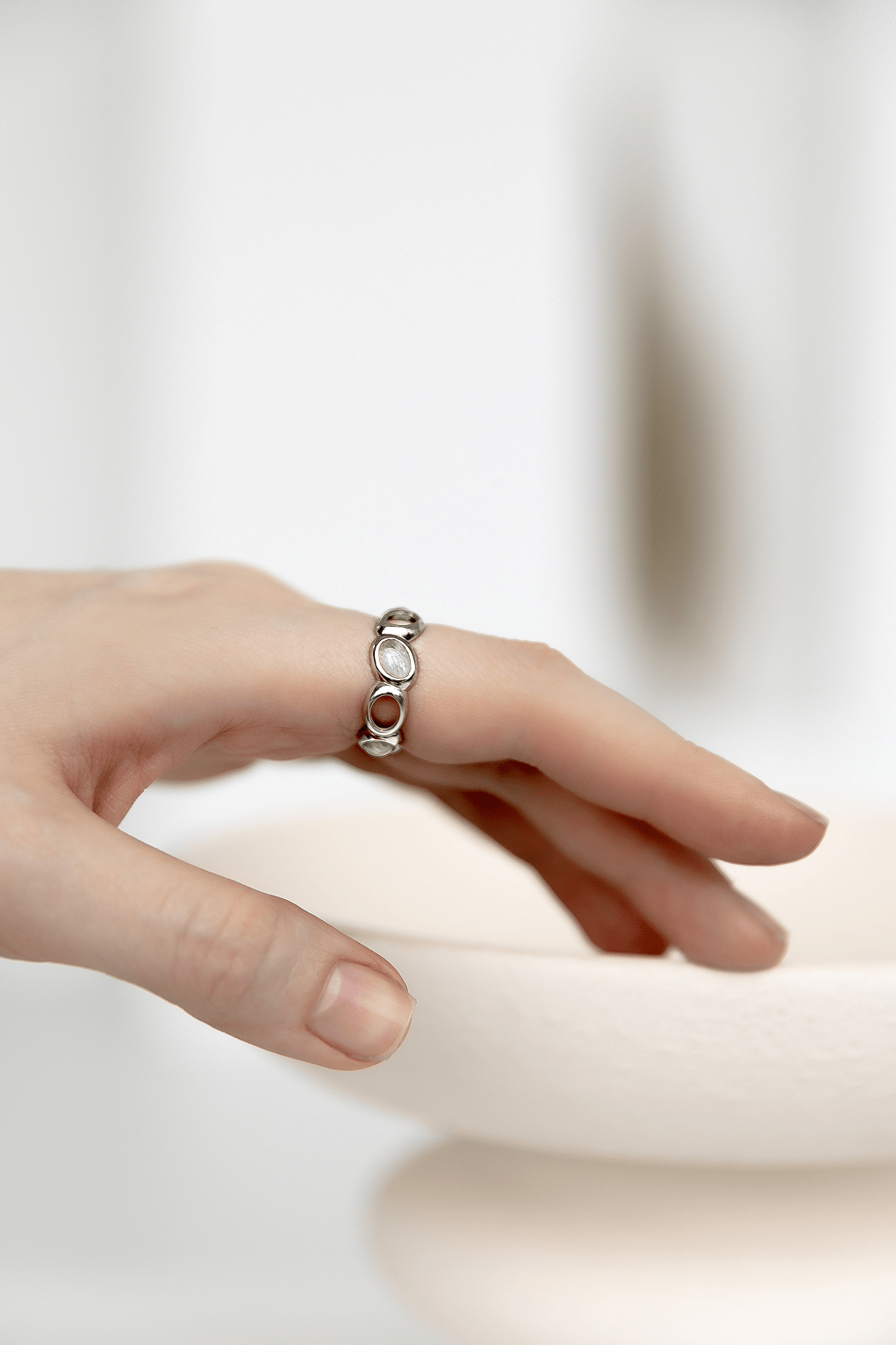 Колье и браслет с лунным камнем